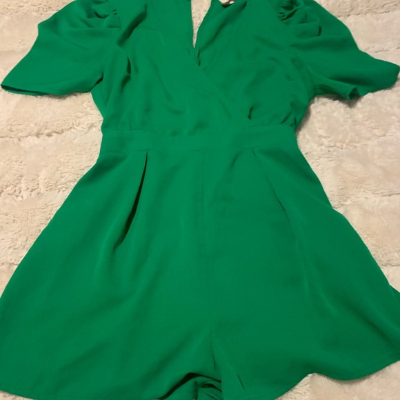 Lilly’s Kloset Emerald Green Romper - Picture 2 of 3